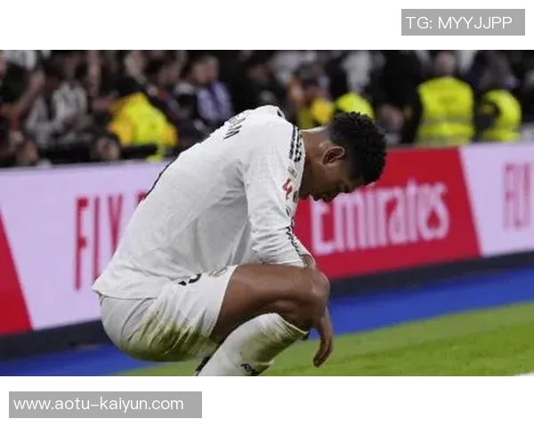 摄像机记录姆巴佩场上语言:向裁判索要解释、让贝林进行压迫 摄像机记录姆巴佩场上语言:向裁判索要解释、让贝林进行压迫